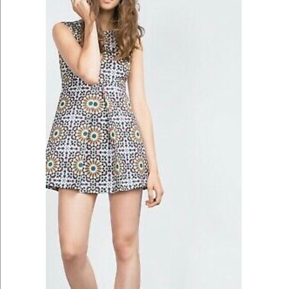 ZARA TILE PRINTED GEOMETRIC ECRU SLIT BACK MINI DRESS - Picture 1 of 14